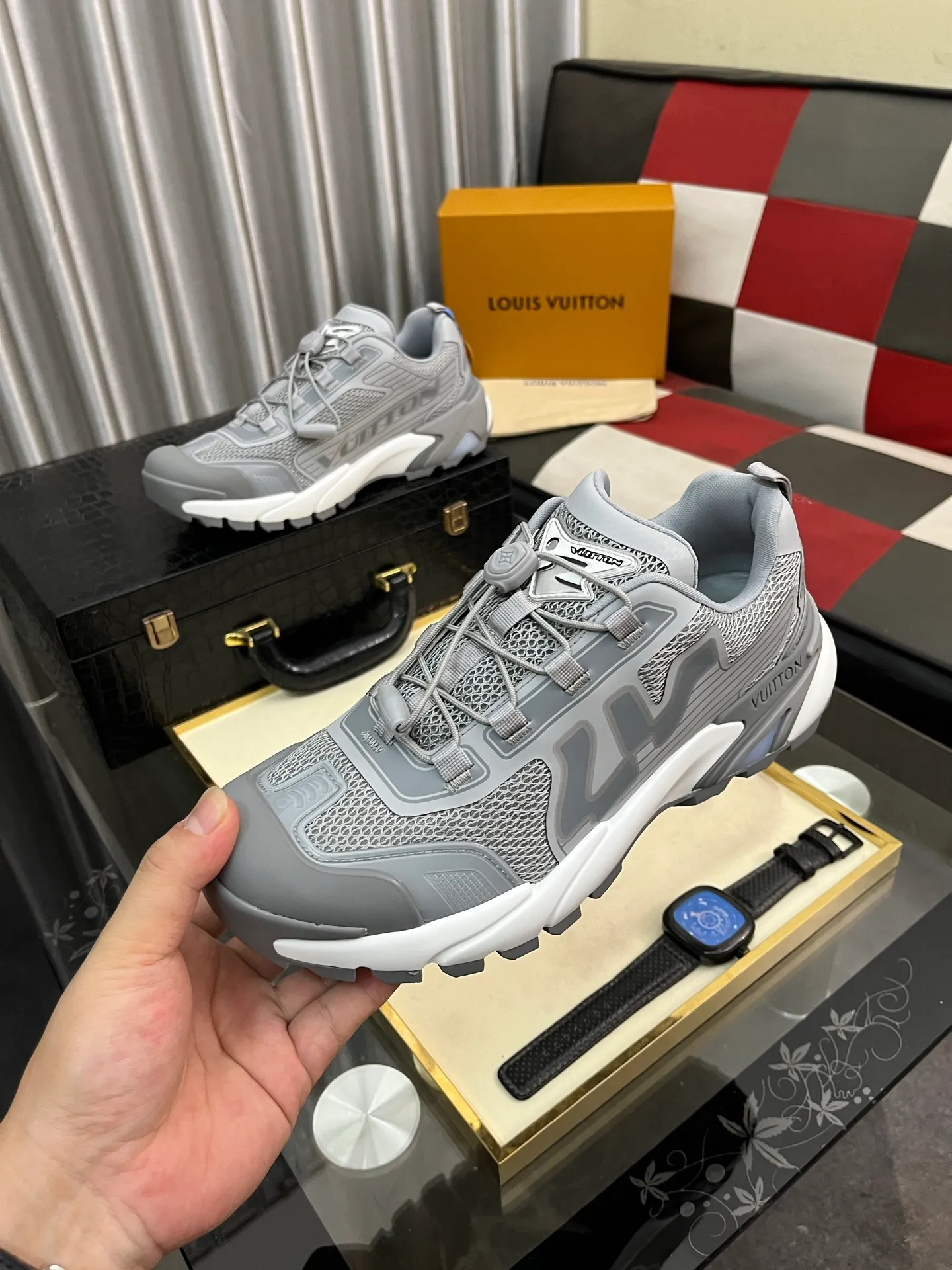 Men's shoes 💰780⌚️⌚️Top version [LOUIS VUITTON] Couple 🧑‍🤝‍🧑 Craftsman style Counter series (original order) New style 🍀LV Louis Vuitton - Top version LV classic high-top trendy shoes! Made of imported original craft calfskin, original breathable lining, and original wear-resistant, lightweight, high-end TPU outsole! High quality products! Code number: 36-457️⃣Colors available